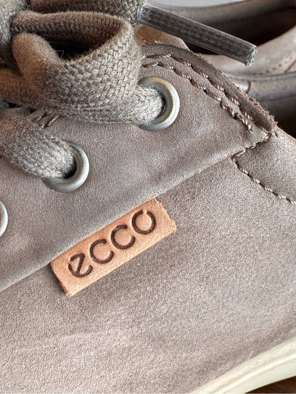 Ecco Kids Suede Sneakers in Taupe Gray